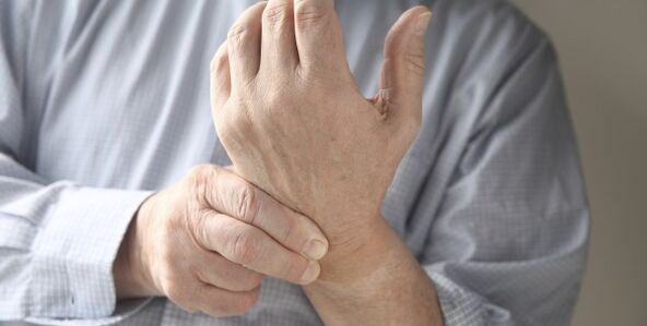 Dolore alle articolazioni delle mani